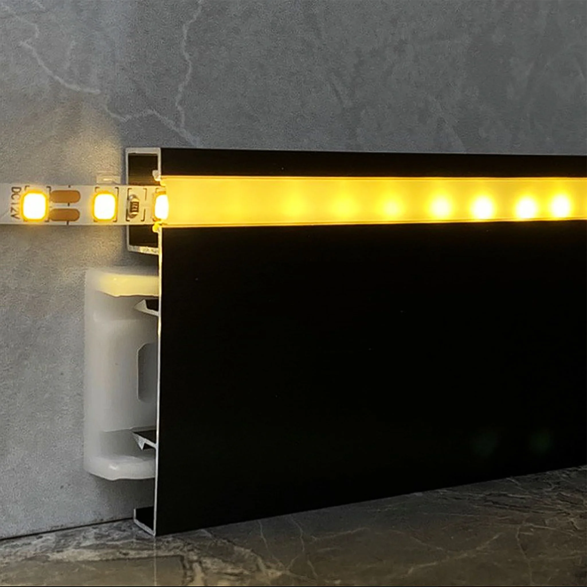 Плинтус алюминиевый напольный LED-50-2500 под подсветку, накладной, Черный матовый, 1 шт — изображение 6
